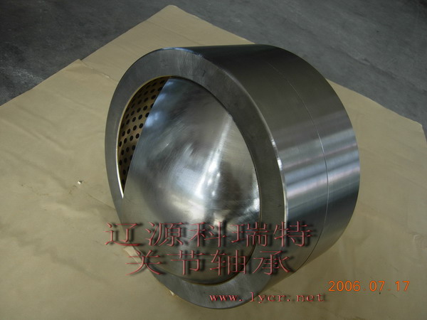 大型雙金屬關(guān)節(jié)軸承.jpg